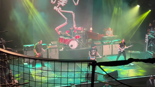 /../assets/images/featured/lPIWiSSxg1I_Social-Distortion-Wicked-Game-Chris-Isaac-cover-Live.jpg