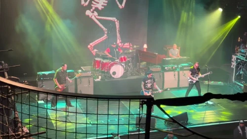 /../assets/images/featured/lPIWiSSxg1I_Social-Distortion-Wicked-Game-Chris-Isaac-cover-Live.jpg