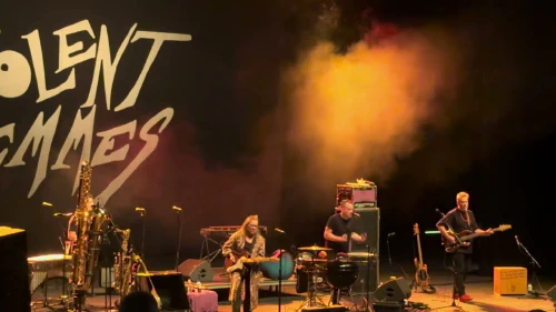 /../assets/images/featured/mEzUuYrFef4_Violent-Femmes-To-The-Kill-Live.jpg