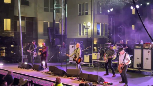 /../assets/images/featured/mK8u8GYCQVg_Flogging-Molly-Drunken-Lullabies-Live.jpg