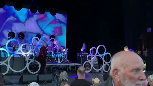 /../assets/images/featured/mqejdL8Y4nw_Love-and-Rockets-Haunted-When-the-Minutes-Drag-Live.jpg