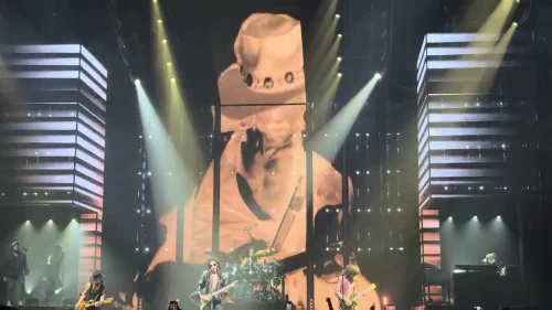 /../assets/images/featured/nM7Z9YNSYvs_Lenny-Kravitz-Dig-In-Live.jpg