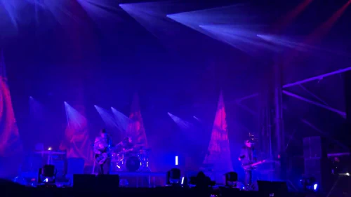 /../assets/images/featured/obwV6BB3PKg_Tones-on-Tail-Performance-Live.jpg