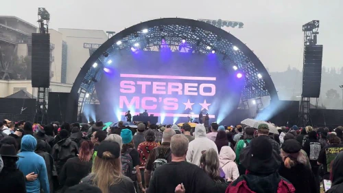 /../assets/images/featured/qvqSHA3NDhc_Stereo-MCs-Pressure-Live-2025.jpg