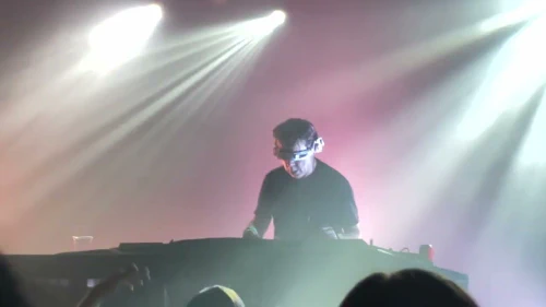 /../assets/images/featured/s_5Okr5KbIE_The-Crytal-Method-High-Roller-mix-Live.jpg