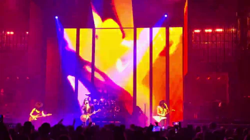 /../assets/images/featured/tLFr37cH2c4_Lenny-Kravitz-Fly-Away-Live.jpg