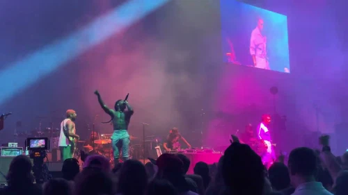 /../assets/images/featured/tT1vBrNKkDo_Earthgang-Run-it-Up-Live.jpg