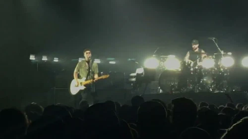 /../assets/images/featured/v0kMS6tEqNY_Royal-Blood-Little-Monster-Live.jpg