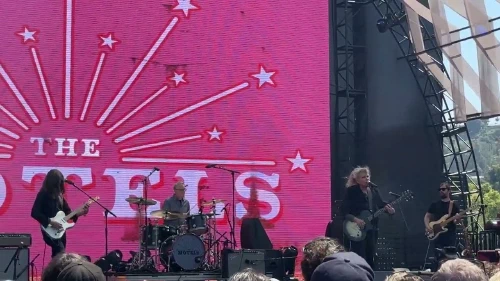 /../assets/images/featured/vGsBJxYKszM_The-Motels-Suddenly-Last-Summer-Live.jpg