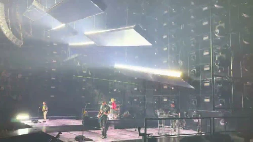 /../assets/images/featured/ypohvbJHvEI_Muse-Supermassive-Black-Hole-Live.jpg